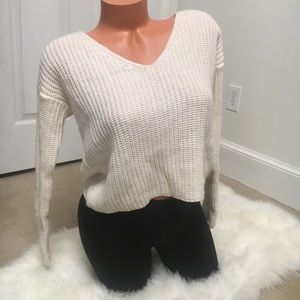 ‼️LAST CHANCE ‼️White crop sweater